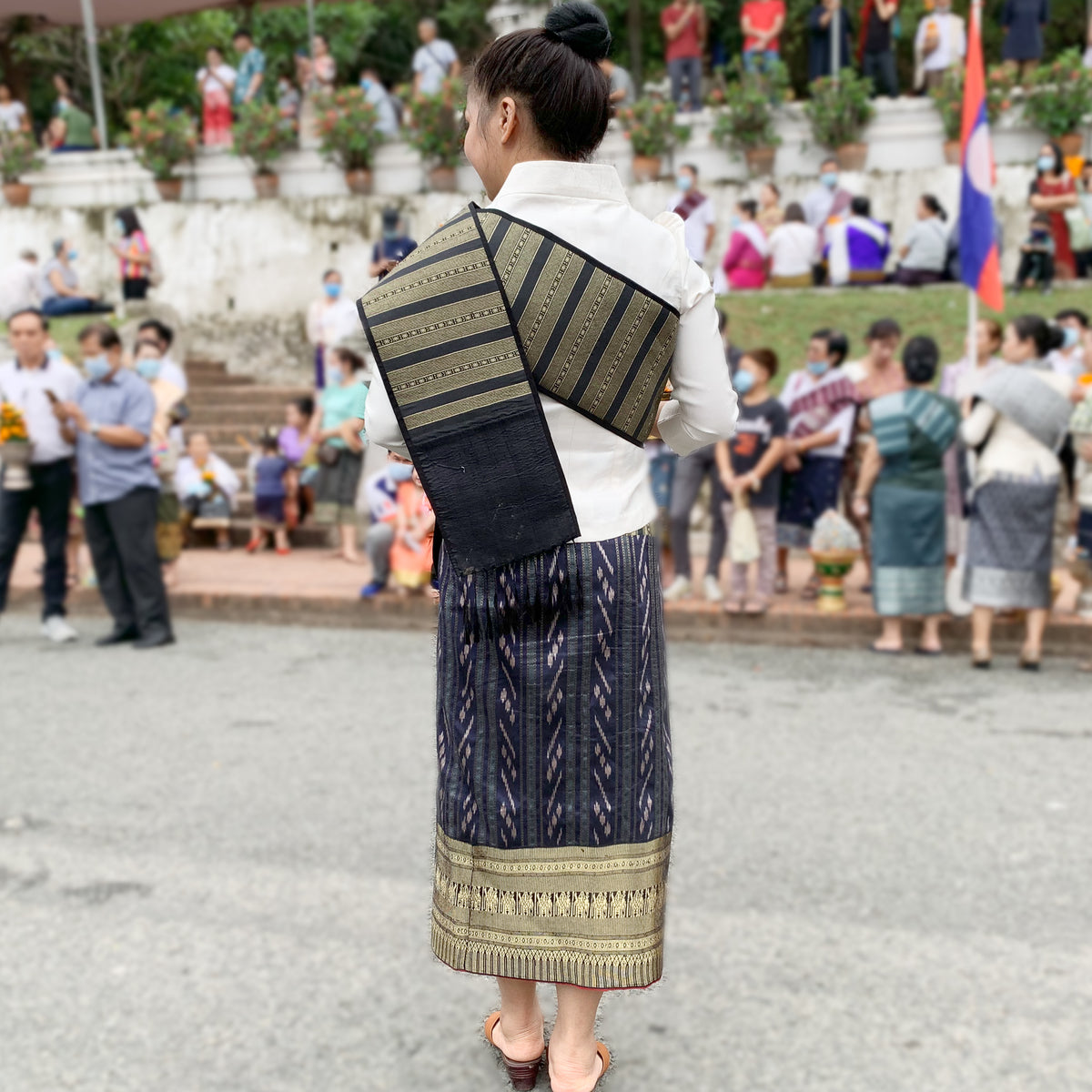 ラオス伝統衣装のシン - ひざ丈スカート